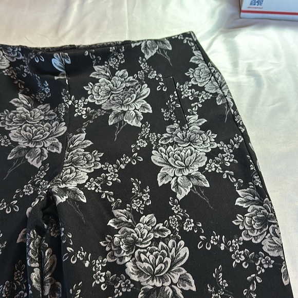 Chico’s Pants size 2.5 (US size 14) - Picture 2 of 6